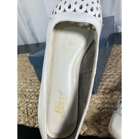 G.H Bass&Co Tailored Carbo White 1” Flats - Picture 10 of 11